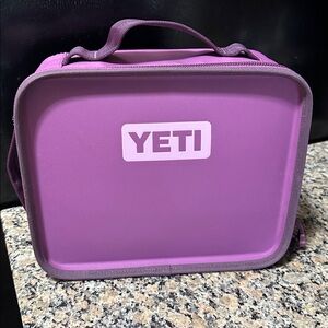 YETI Nordic Purple Daytrip Lunch Box Retired  Color Rare and HTF